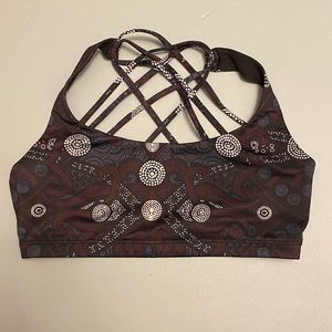 Onzie Chic Yoga Sports Bra- size Medium